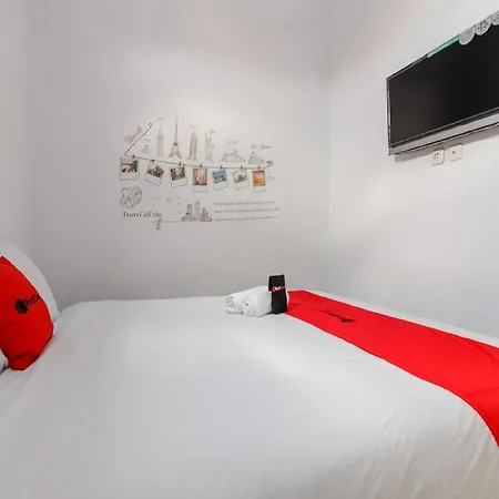 Reddoorz Plus Near Taman Rasuna Menteng-2