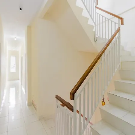 RedDoorz Plus near Taman Rasuna Menteng-3